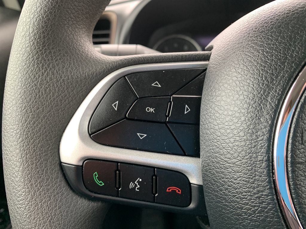 Used 2023 Jeep Renegade Latitude AWD/4WD image 20