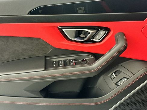 Used 2024 Lamborghini Urus S AWD/4WD image 18