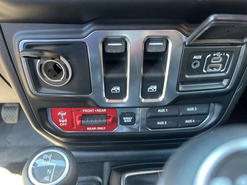 Used 2020 Jeep Wrangler Rubicon w/ LED Lighting Group AWD/4WD image 23