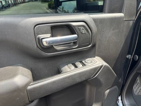 Used 2021 Chevrolet Silverado 2500 Custom w/ Custom Value Package AWD/4WD image 9
