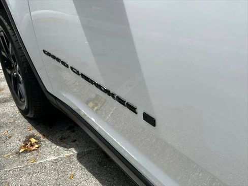 Certified 2024 Jeep Grand Cherokee Altitude AWD/4WD image 46