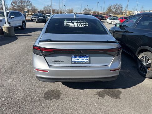Used 2025 Honda Accord LX image 7