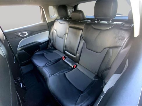 Used 2022 Jeep Compass Latitude w/ Convenience Group FWD image 19
