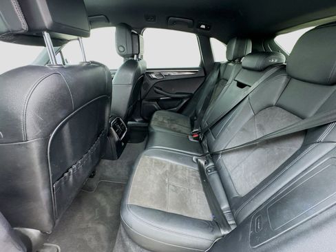 Used 2019 Porsche Macan AWD/4WD image 15