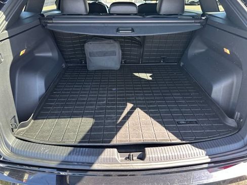 Certified 2020 Volkswagen Atlas Cross Sport SE w/ Panoramic Sunroof Package AWD/4WD image 34