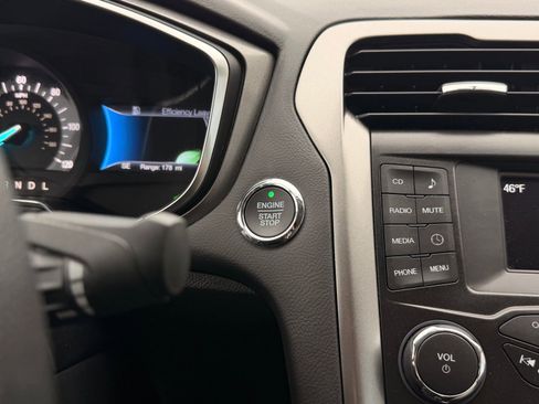 Used 2018 Ford Fusion S image 31