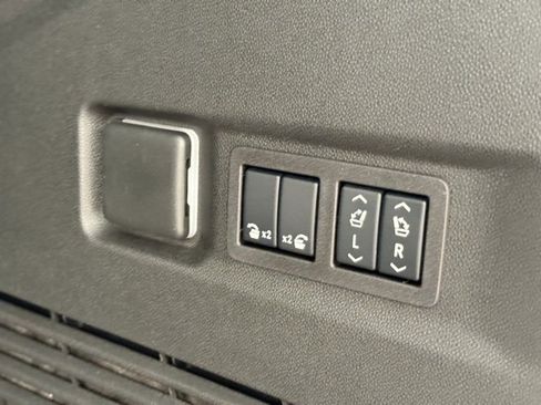 New 2025 Chevrolet Suburban High Country image 7