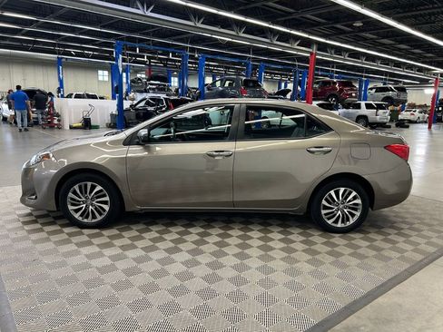 Used 2018 Toyota Corolla XLE w/ Carpet Mat Package (TMS) FWD image 8