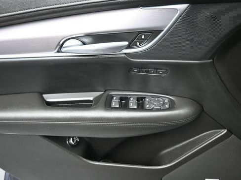 Used 2018 Cadillac XT5 Luxury w/ Driver Awareness Package FWD image 10