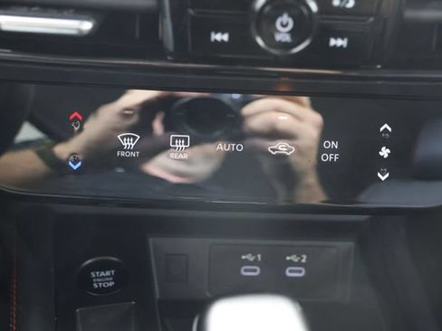 Used 2025 Nissan Kicks SR w/ Illumination Package AWD/4WD image 15