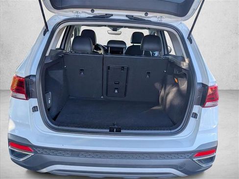 Used 2023 Volkswagen Taos SE image 8