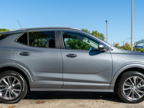 Used 2022 Buick Encore GX Select w/ Sport Touring Package image 5