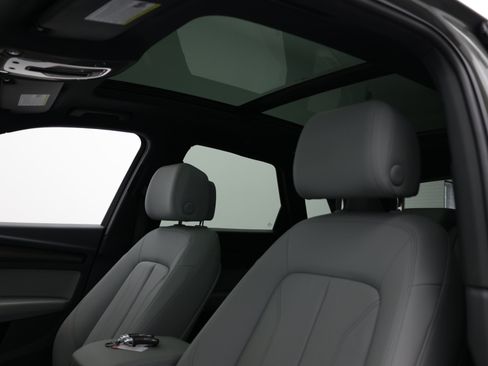 Used 2023 Audi Q5 2.0T Premium w/ Convenience Package AWD/4WD image 5
