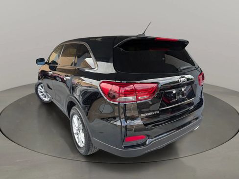 Used 2020 Kia Sorento AWD V6 image 3