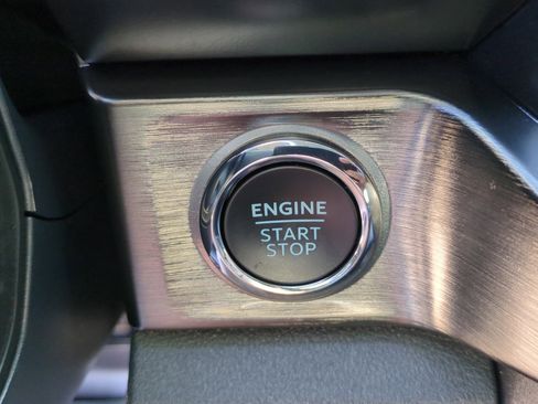 Used 2024 Ford F350 Lariat image 21