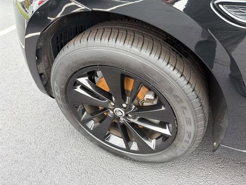 Used 2024 Jaguar F-PACE R-Dynamic S image 12