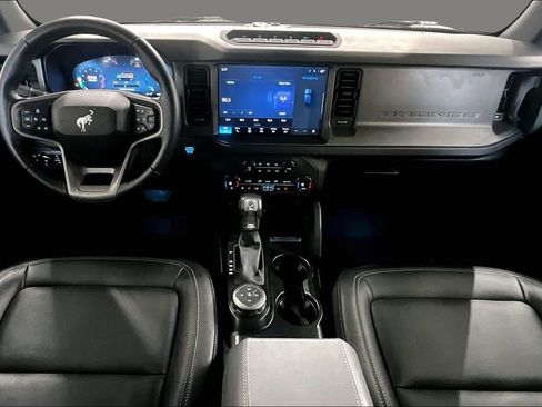 Used 2025 Ford Bronco Badlands image 9