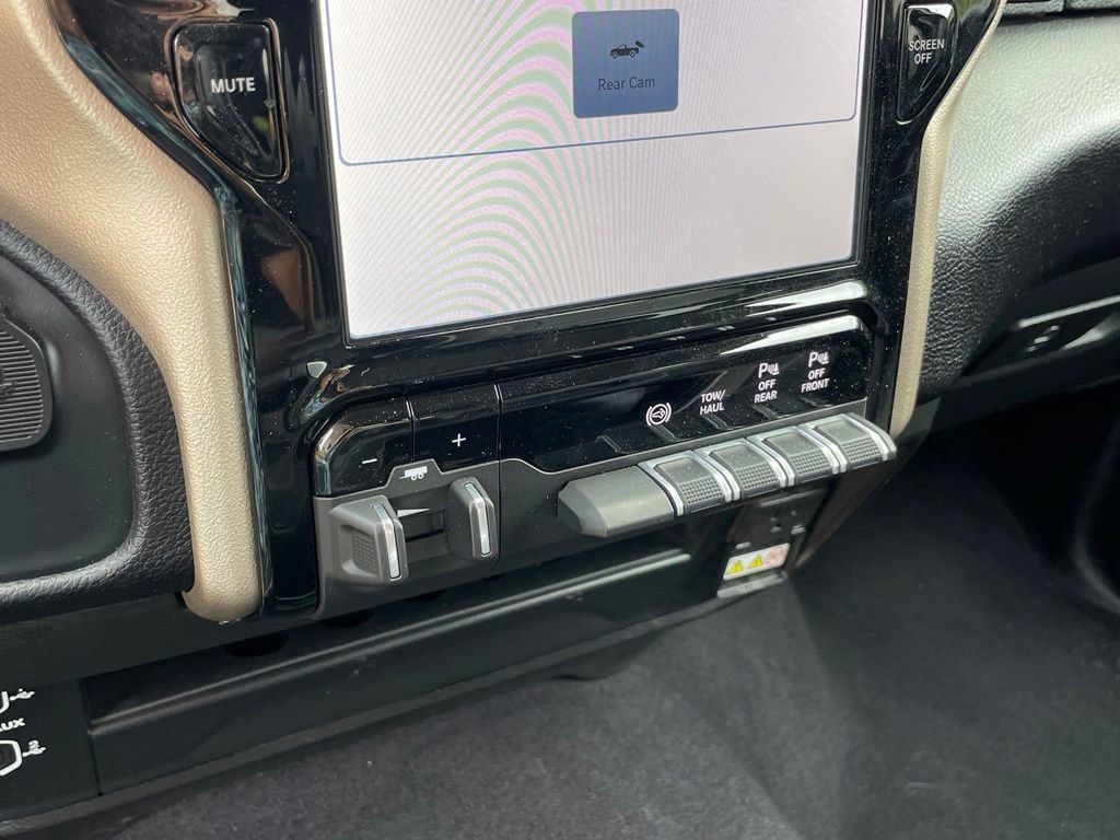 Used 2024 RAM 2500 Laramie w/ Safety Group AWD/4WD image 25