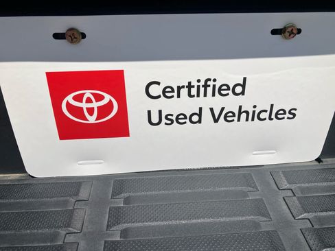 Certified 2024 Toyota Tacoma SR5 AWD/4WD image 8