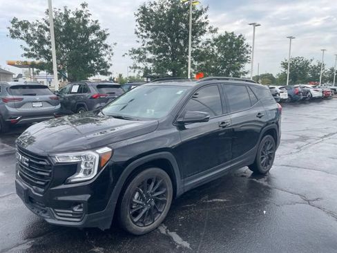 Used 2023 GMC Terrain SLT w/ Infotainment Package II AWD/4WD image 5