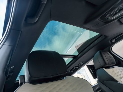 Used 2023 Bentley Bentayga Extended Wheelbase image 64