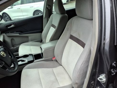 Used 2014 Toyota Camry FWD image 15