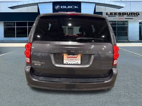 Used 2017 Dodge Grand Caravan SE image 6