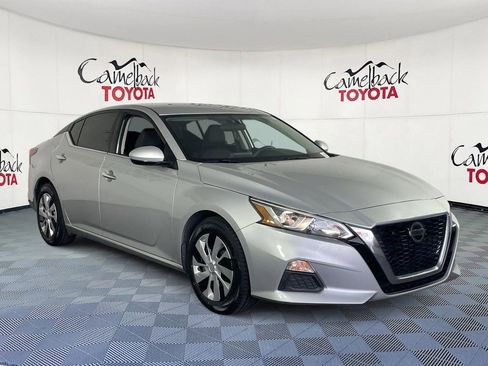 Used 2020 Nissan Altima 2.5 S FWD image 3