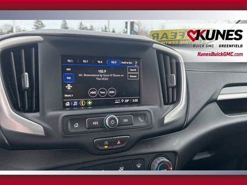 Used 2024 GMC Terrain SLE image 17