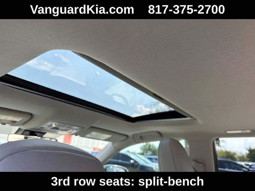 Used 2019 Toyota Highlander XLE FWD image 18
