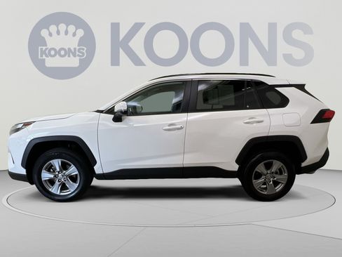 Used 2024 Toyota RAV4 XLE FWD image 5