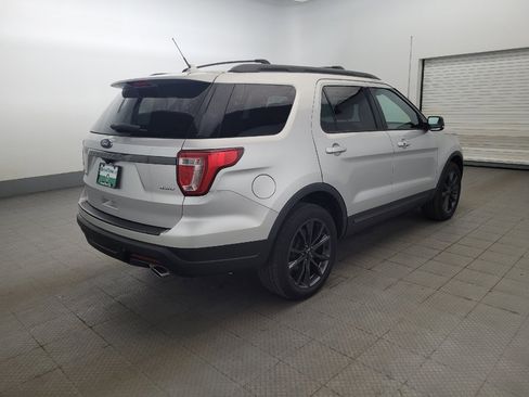 Used 2018 Ford Explorer XLT w/ Equipment Group 202A AWD/4WD image 9