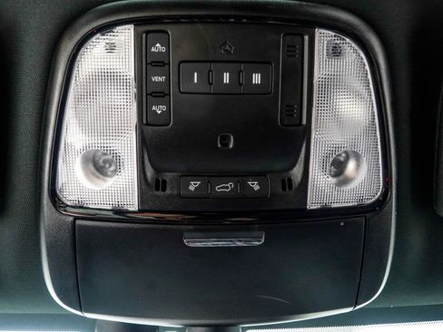 Used 2025 Dodge Durango GT AWD/4WD image 40