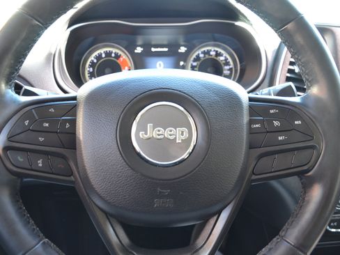 Used 2019 Jeep Cherokee Trailhawk w/ Cold Weather Group image 11