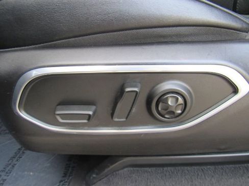 Used 2024 Jeep Wagoneer Series II w/ Flexible Seating Group RWD image 16