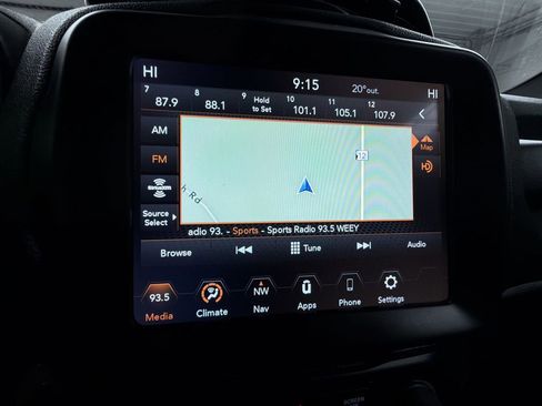 Used 2022 Jeep Renegade Latitude image 9