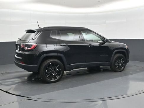 New 2026 Jeep Compass Latitude AWD/4WD image 3