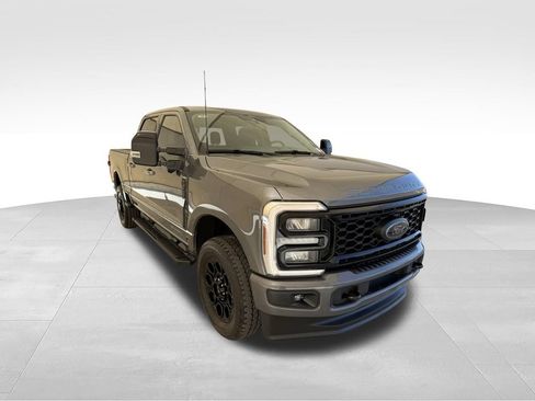 Used 2025 Ford F350 Lariat w/ Black Appearance Package AWD/4WD image 5