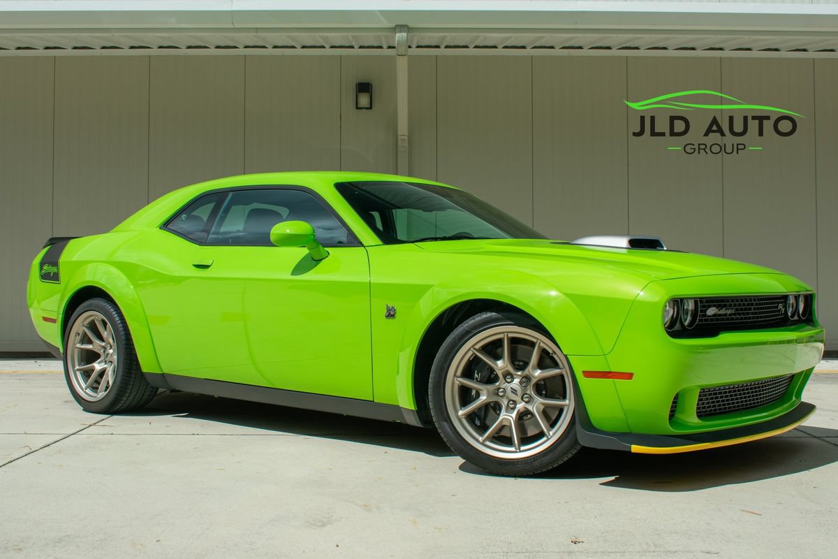 Used 2023 Dodge Challenger R/T Scat Pack RWD image 1