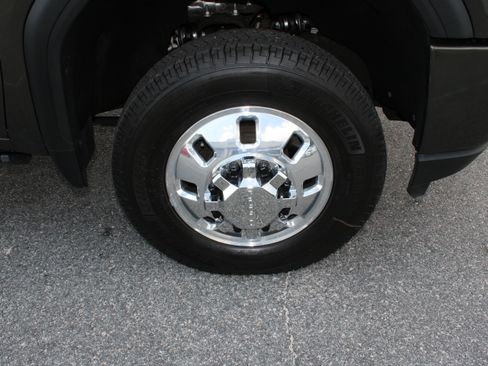 Used 2023 GMC Sierra 3500 SLT w/ SLT Convenience Package AWD/4WD image 9
