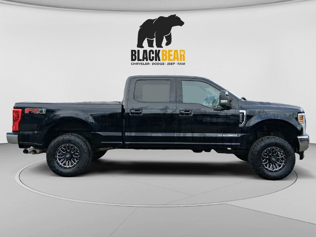 Used 2018 Ford F250 Lariat w/ Lariat Ultimate Package AWD/4WD image 2