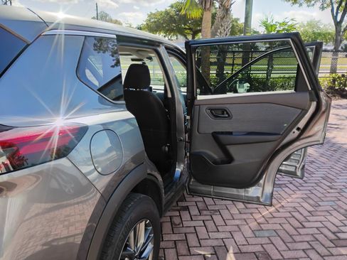 Used 2023 Nissan Rogue S AWD/4WD image 33