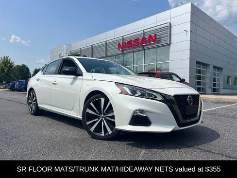 Certified 2022 Nissan Altima 2.5 SR FWD image 2
