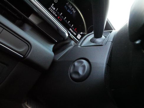 Certified 2023 Cadillac Escalade Premium Luxury image 27