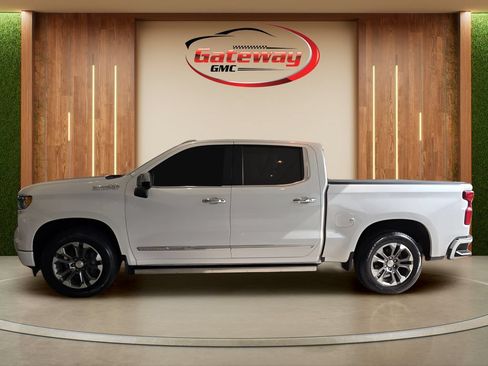 Used 2023 Chevrolet Silverado 1500 High Country w/ Technology Package AWD/4WD image 4