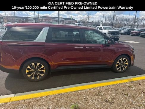 Used 2024 Kia Carnival EX image 10