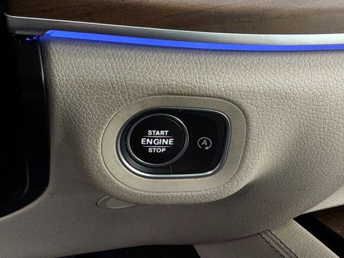 Used 2022 Mercedes-Benz GLS 450 4MATIC image 25