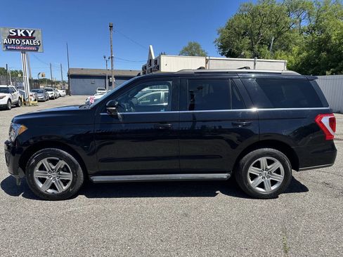 Used 2020 Ford Expedition XLT w/ Equipment Group 202A AWD/4WD image 4
