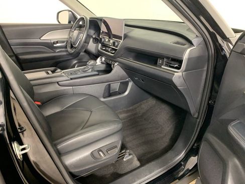 Used 2024 Toyota Grand Highlander XLE image 41