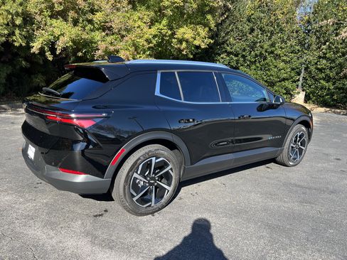 New 2026 Chevrolet Equinox EV LT AWD/4WD image 10